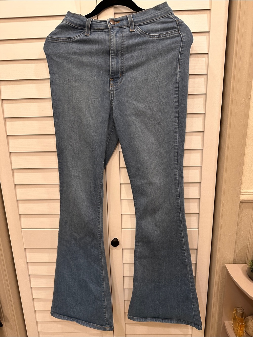 Vibrant M.I.U. Jeans Classic Women's Light Blue Flare Jeans 9 (W28)